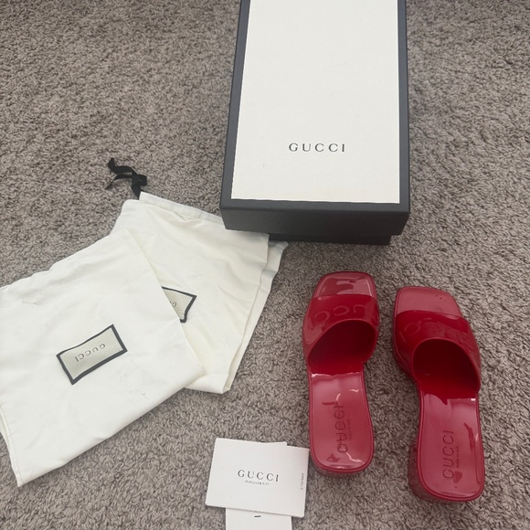 Gucci Sandals - Picture 1 of 5